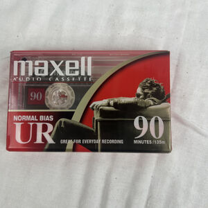 Maxell 108510 UR-90 Single Normal Bias Audio Cassette 90 Minute with Case 1 Pack